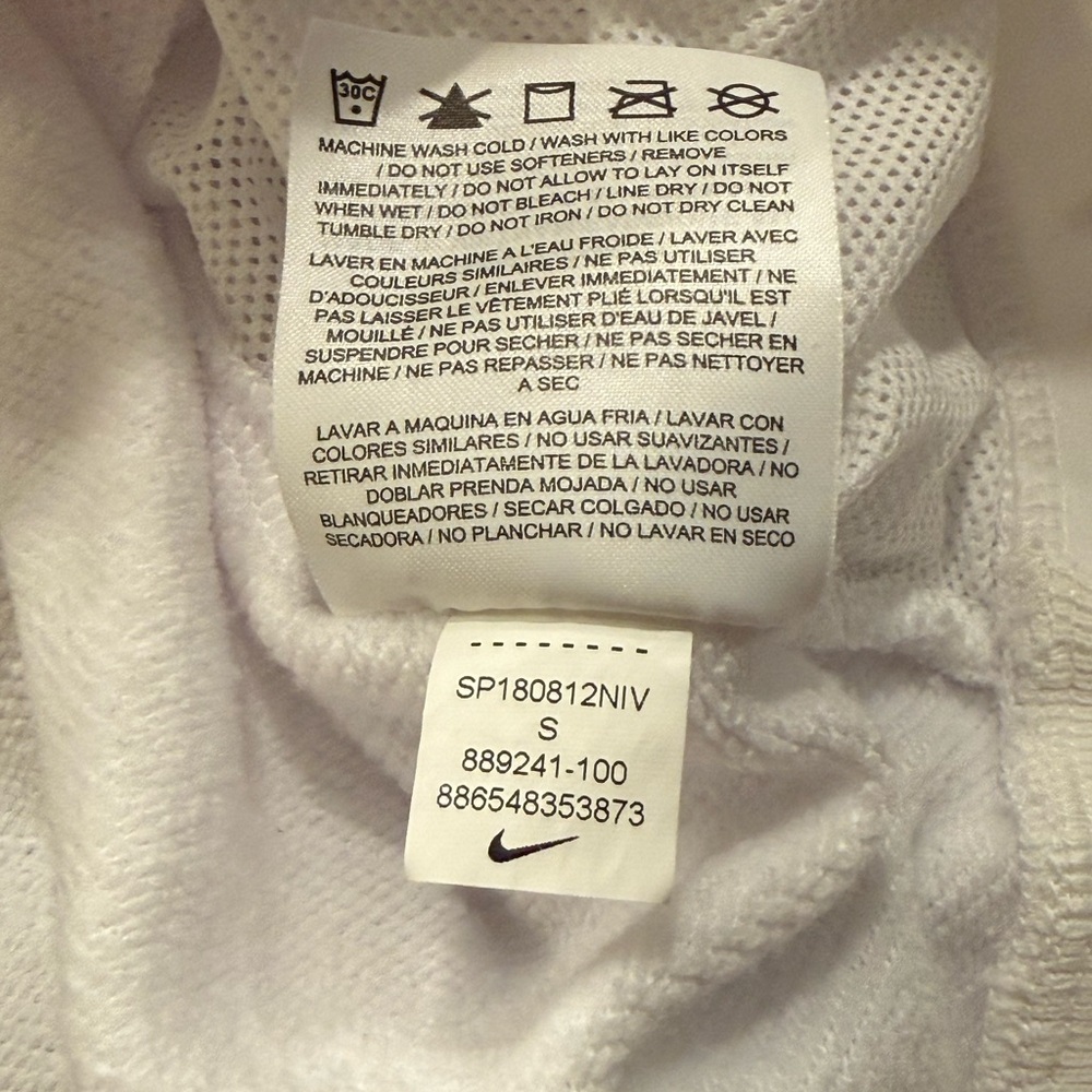 Nike Women's White Dri-FIT Therma Sphere Element Cropped Crewneck Sweatshirt - Picture 9 of 9